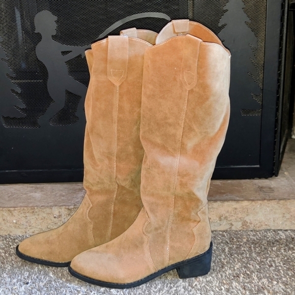 BNWT-WOMENS WESTERN PULL ON FAUX SUEDE BOOTS - Picture 2 of 6